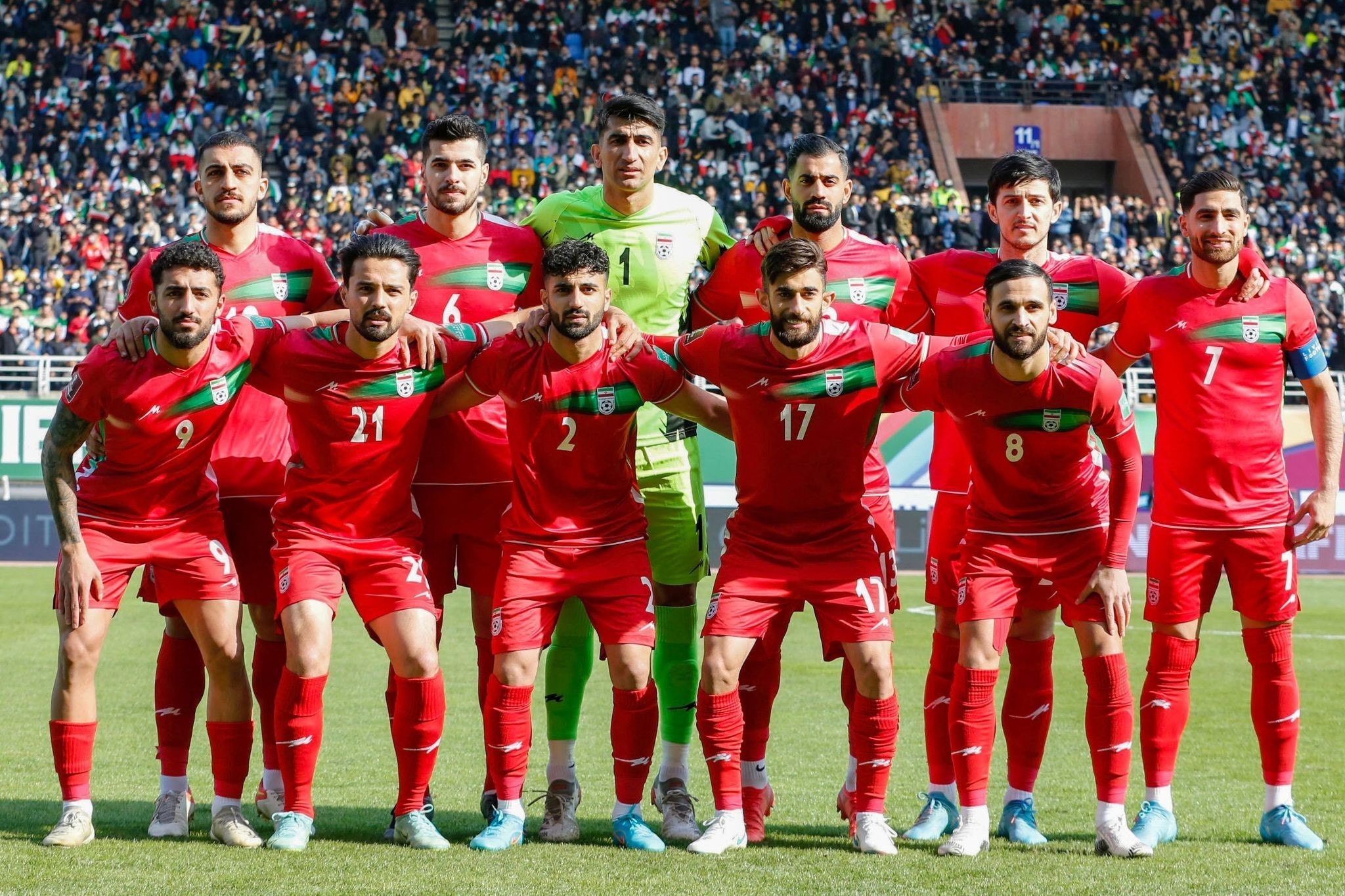 مقایسه و قیمت خرید لباس دوم تیم ملی ایران 2022 و 2021 5 لباس دوم تیم ملی ایران