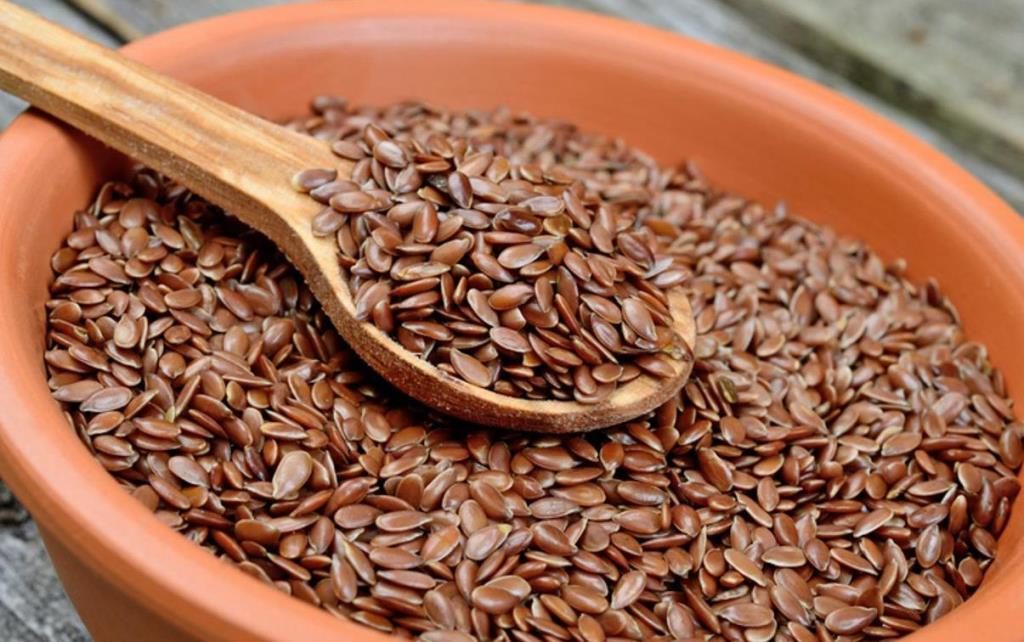چی بخورم باسنم زود بزرگ شه؟15غذا بزرگ کردن باسن 9 تخم کتان برای بزرگ کردن باسن