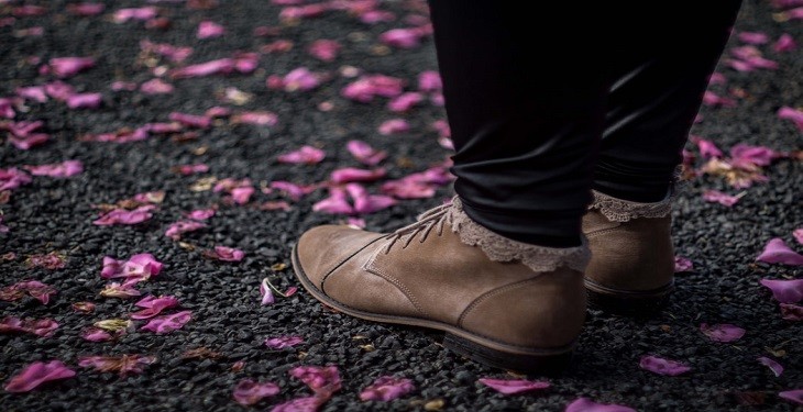 رپورتاژ: 7 ترفند مفید که کفش های شما را به کفش راحت تری تبدیل میکند 4 Half boot brown suede