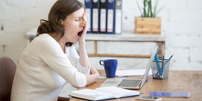 چرا کم خوابی باعث چاقی میشود؟ 10 چرا کم خوابی باعث چاقی میشود؟