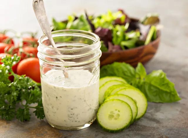 20 تا از بدترین غذاها که ارزش خوردن ندارند 39 سس رنچ
