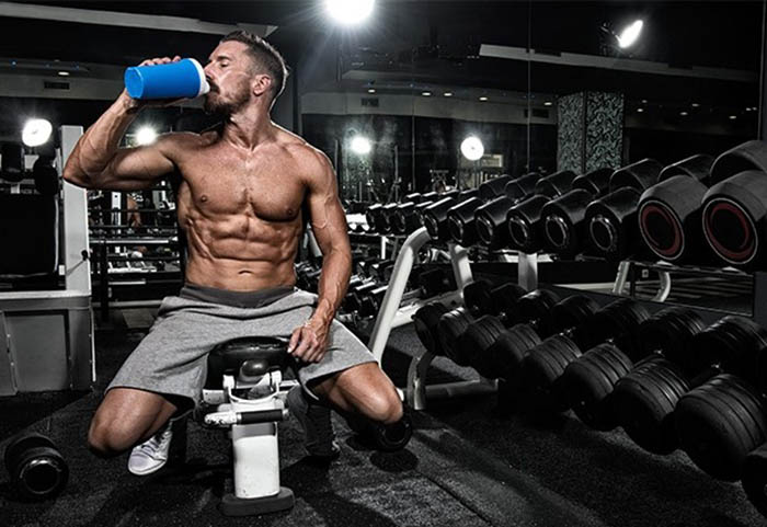 6 تاثیر مهم شیک پروتئین در کاهش وزن و چربی شکم 10 شیک پروتئین در کاهش وزن و چربی شکم