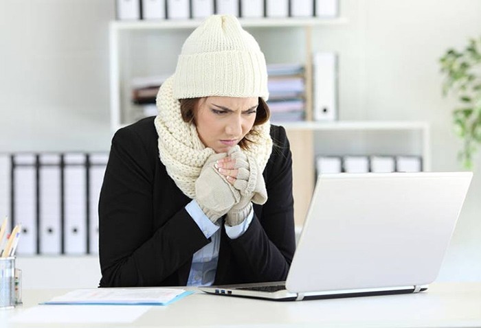علت لرز کردن بدن چیست و چرا میلرزیم؟ 10 علت لرز کردن بدن چیست و چرا میلرزیم؟
