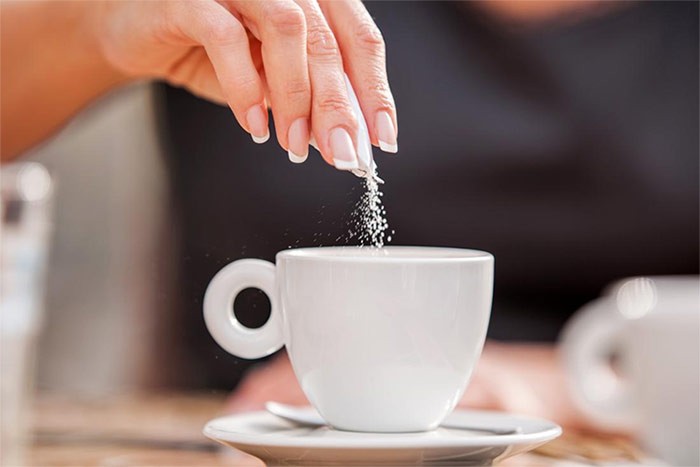 چرا شکر باعث چاقی و التهاب در بدن می شود؟ 8 چرا شکر باعث چاقی و التهاب در بدن می شود؟